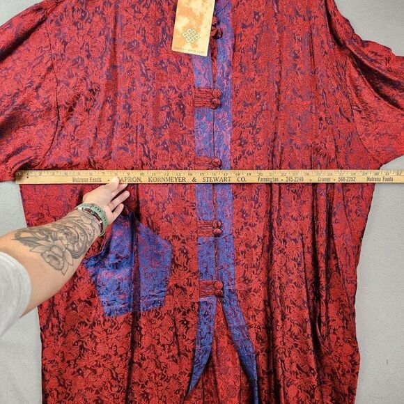 Women's Endless Knot Art Blouse Saigon Top Red Long Sleeve One Size NWT - Picture 3 of 9